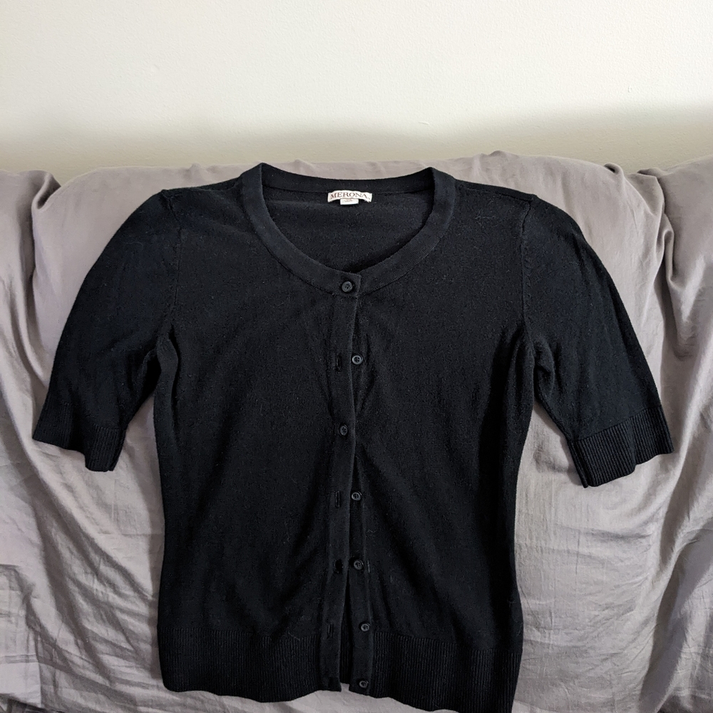 Short-sleeved cardigan